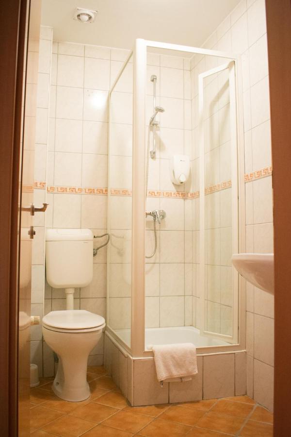 P4W Hotel Residence โซมบ็อตเฮย์ ภายนอก รูปภาพ