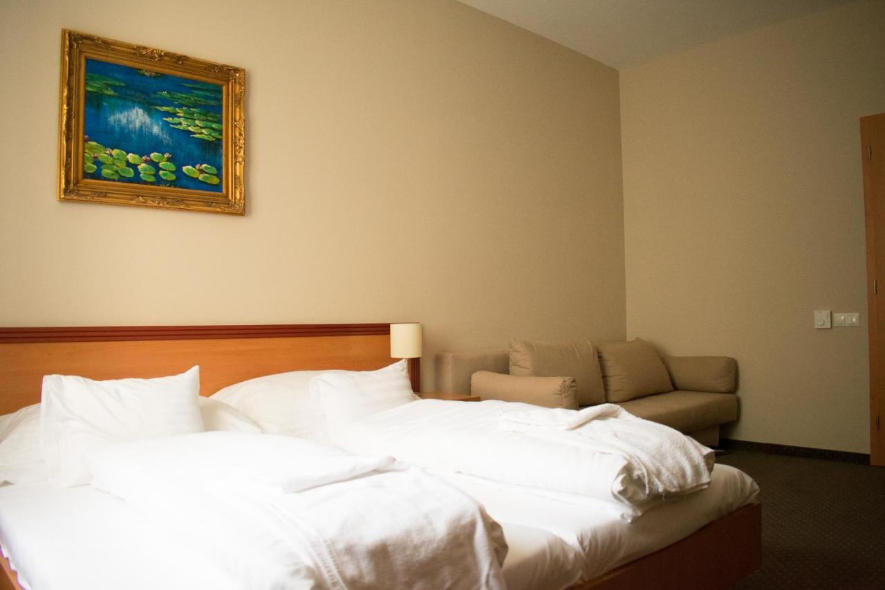 P4W Hotel Residence โซมบ็อตเฮย์ ภายนอก รูปภาพ