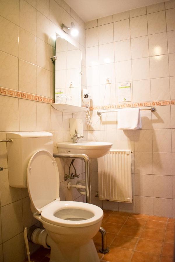 P4W Hotel Residence โซมบ็อตเฮย์ ภายนอก รูปภาพ