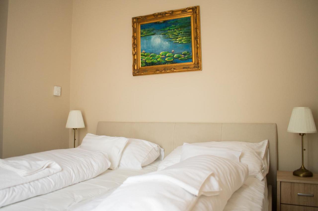 P4W Hotel Residence โซมบ็อตเฮย์ ภายนอก รูปภาพ